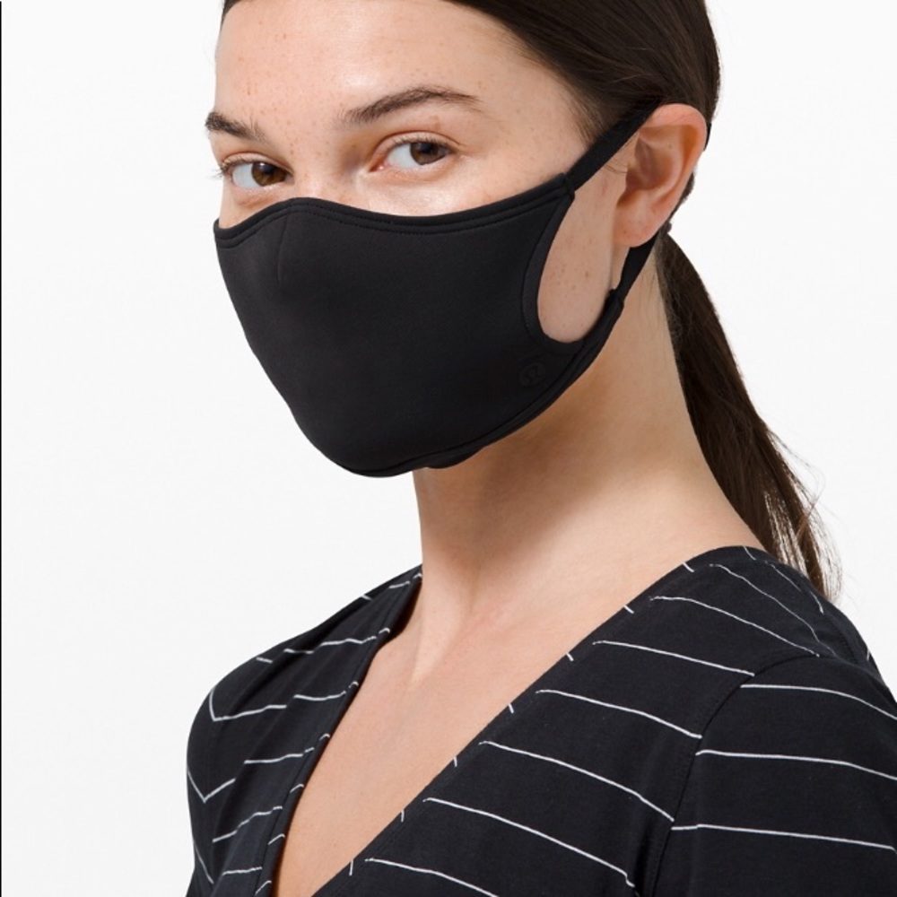 NWT Lululemon Face Mask black